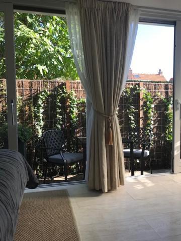 Апартаменты Souterrain Zuid-Duinen -Free Parking Зандфорт Экстерьер фото